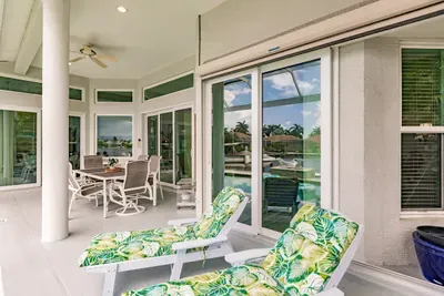 Luxury Waterfront Villa with Heated Pool & Dock - image 52 of 53