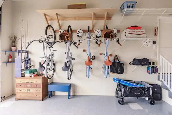 Garage Paradise: Adventure-ready with bikes, gear, and plenty of space for your beach toys!