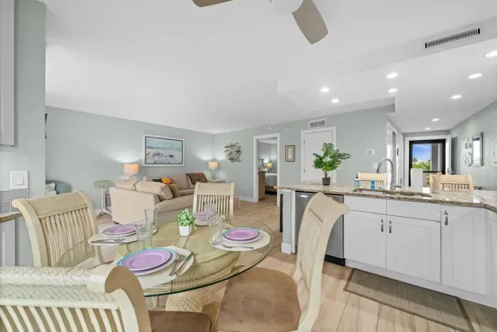 Dining Area: Bright space with stylish decor, perfect for meals and laughter with loved ones!