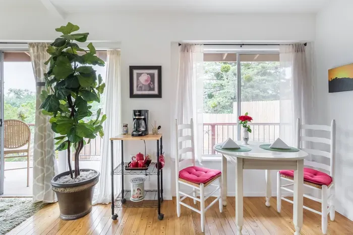 Coffee & tea cart with dining area for two