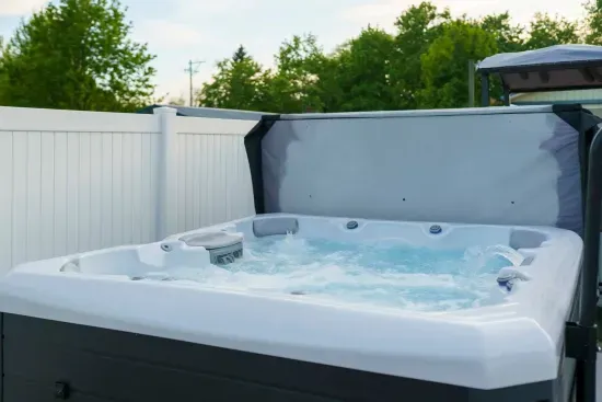 The Lake CDA Retreat: Premium Pool & Spa Home