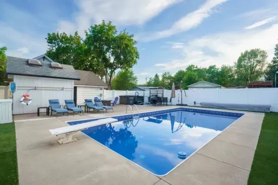 The Lake CDA Retreat: Premium Pool & Spa Home
