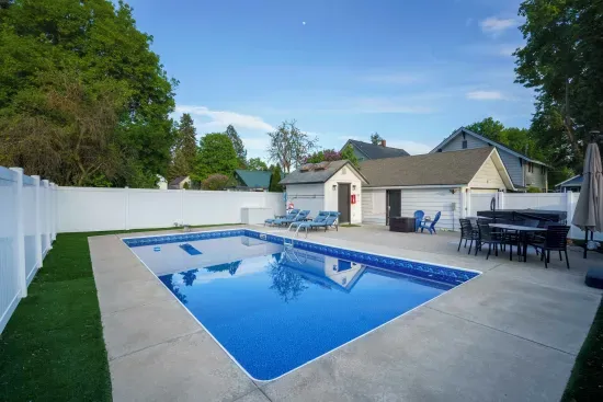 The Lake CDA Retreat: Premium Pool & Spa Home