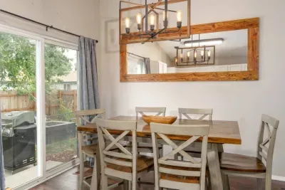 Enjoy meals at the table for 6