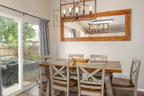 Enjoy meals at the table for 6