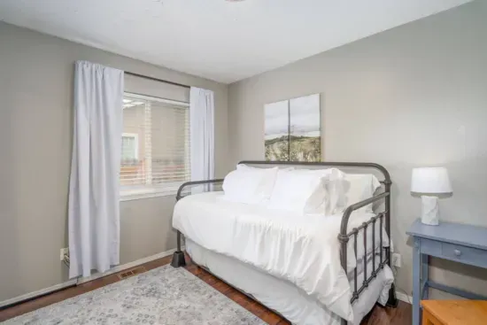 Convenient trundle bed for easy access