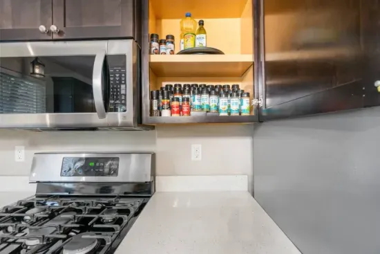 Midtown Modern: Viking Spa & Chef's Kitchen