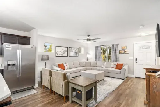 Midtown Modern: Viking Spa & Chef's Kitchen