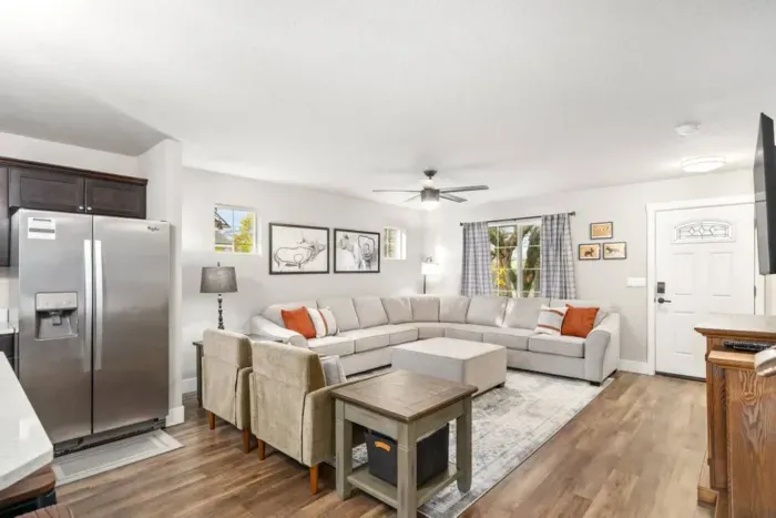 Midtown Modern: Viking Spa & Chef's Kitchen