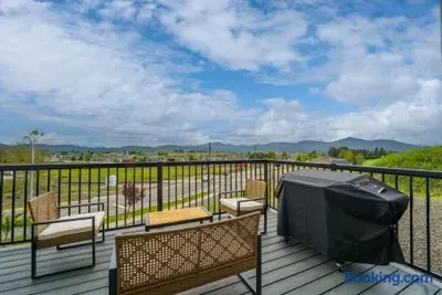 Premium Golf Retreat: Wellis Spa & DreamCloud - image 29 of 30