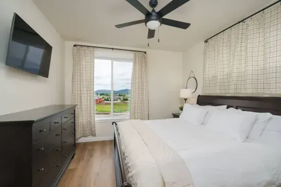 Premium Golf Retreat: Wellis Spa & DreamCloud