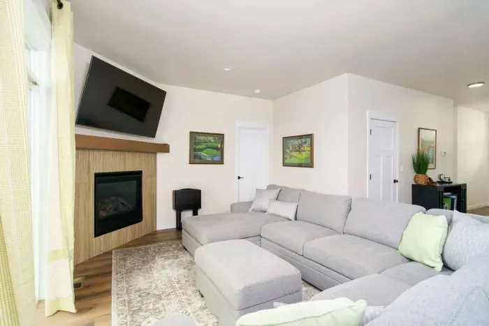 Premium Golf Retreat: Wellis Spa & DreamCloud - image 4 of 30