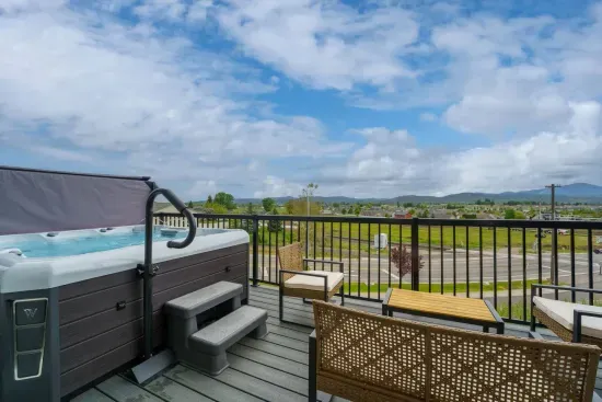 Premium Golf Retreat: Wellis Spa & DreamCloud