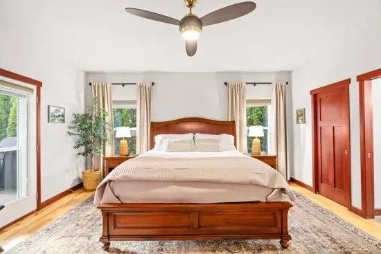 Gated City Retreat: Walk to Riverstone & Trails