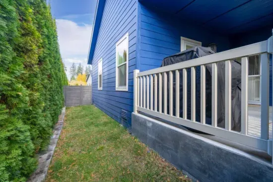 Gated City Retreat: Walk to Riverstone & Trails