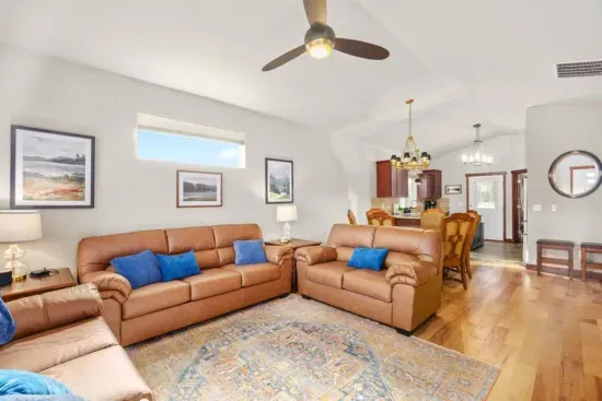 Gated City Retreat: Walk to Riverstone & Trails