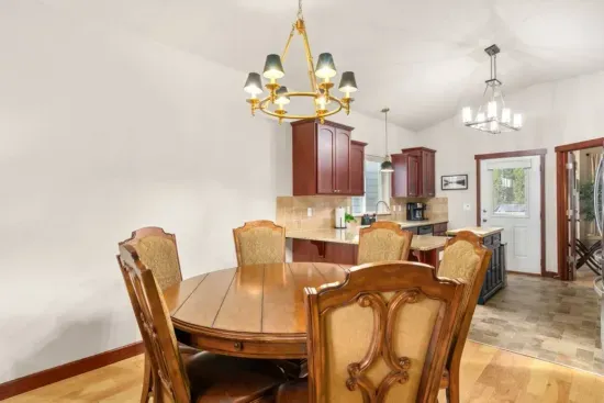 Gated City Retreat: Walk to Riverstone & Trails