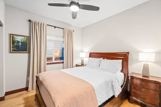 Gated City Retreat: Walk to Riverstone & Trails