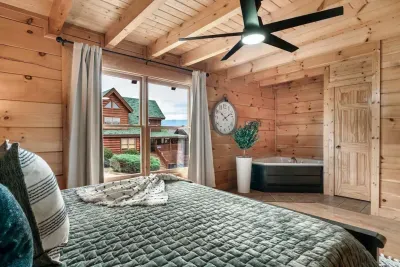 King Size Bed I Electric Fireplace I Flat Screen TV I Private en-suite bathroom