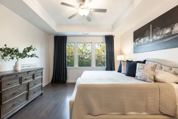 King Sized Bed I Private En-Suite Bathroom