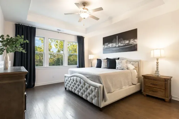 King Sized Bed I Private En-Suite Bathroom