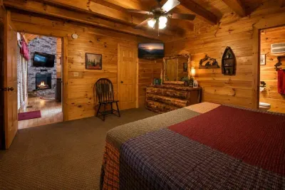 Cubbies Cabin - image 15 of 38