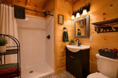 Cubbies Cabin - image 30 of 38