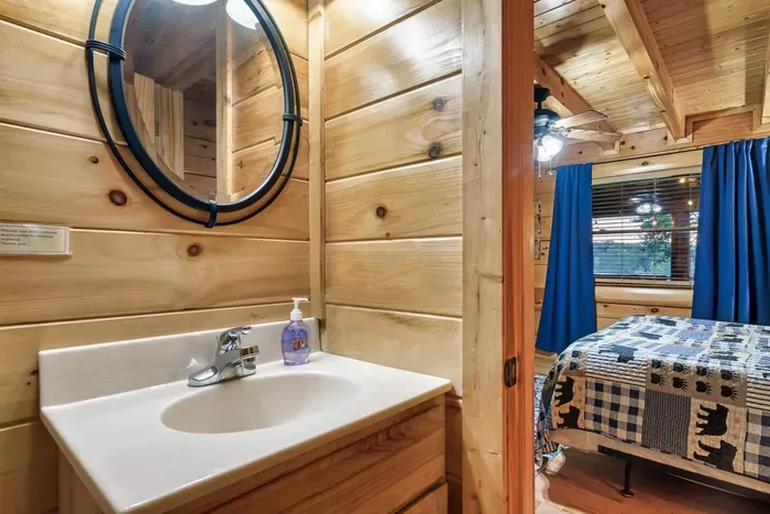 Private en suite bathroom