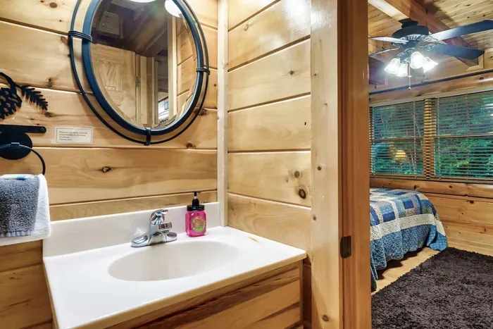 Private en suite bathroom