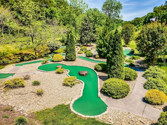 9 Hole Mini Golf Course