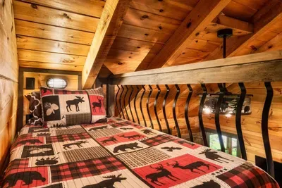 Whispering Creek Cottage - image 37 of 69