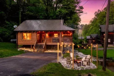 Whispering Creek Cottage - image 65 of 69