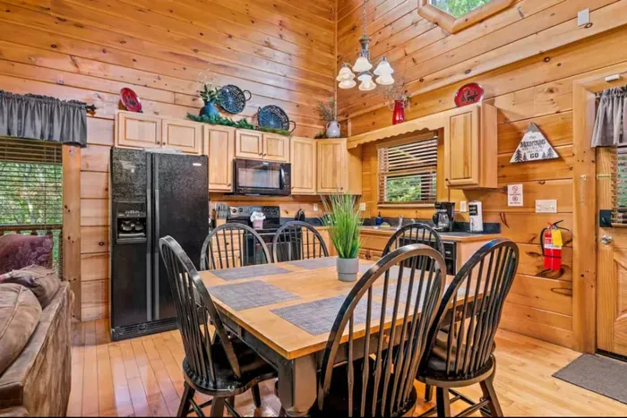 Dining table seats 6