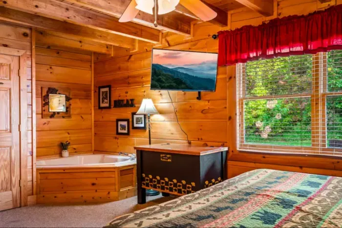 King Sized Bed I Private Jacuzzi I En-Suite Bathroom