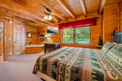 King Sized Bed I Private Jacuzzi I En-Suite Bathroom