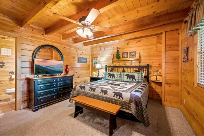 King Size Bed I Private En Suite Bathroom