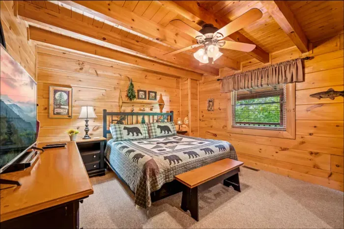 King Size Bed I Private En Suite Bathroom