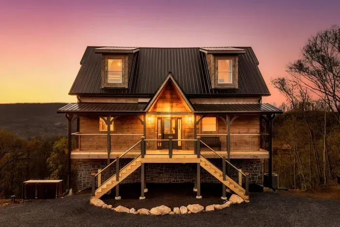 Luxury Getaway, Stunning Views, Hot Tub, Theater