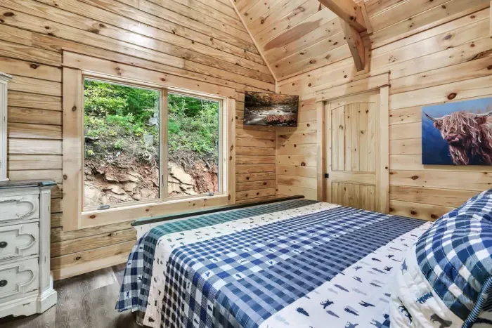 King sized bed in each bedroom