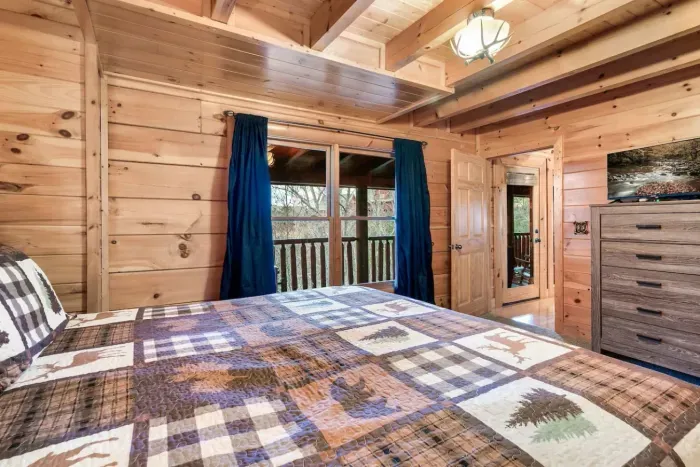 King sized bed I Private En-suite bathroomI Views from the window I Flat Screen TV