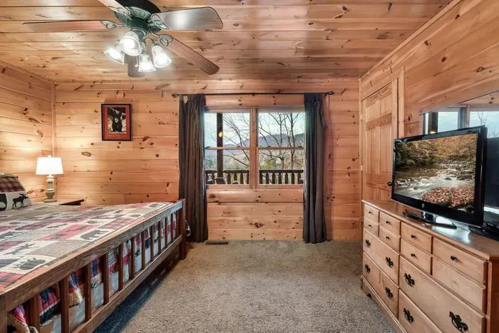 King sized beds in each room