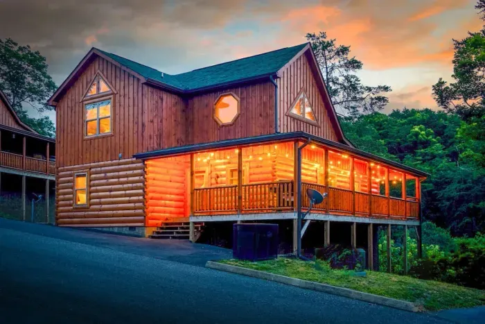 At "The Swimming' Hole" you're sure to love your stay in the Smoky's!