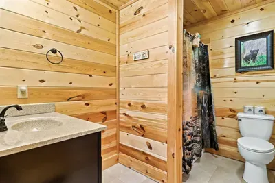 Private en-suite bathroom