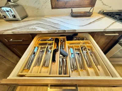 Fully stocked with all the kitchen essentials for enjoying a meal with family and friends.