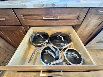 Fully stocked with all the kitchen essentials for enjoying a meal with family and friends.