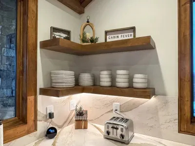 Fully stocked with all the kitchen essentials for enjoying a meal with family and friends.