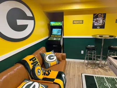 Lambeau Lookout - image 65 of 68