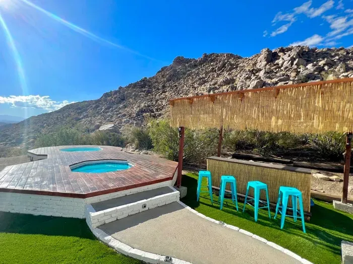 please note our pergola blew over in the wind :(
Please read the "Other Things to Note for details"