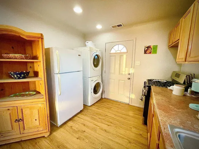 Southwest Escape Unit B - image 28 of 38