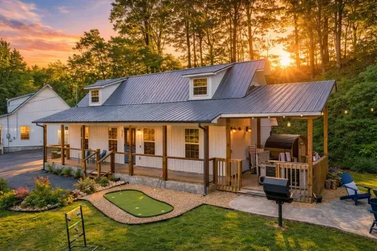 1 mile Pkwy~Single level ~ Sauna, Outdoor Movies